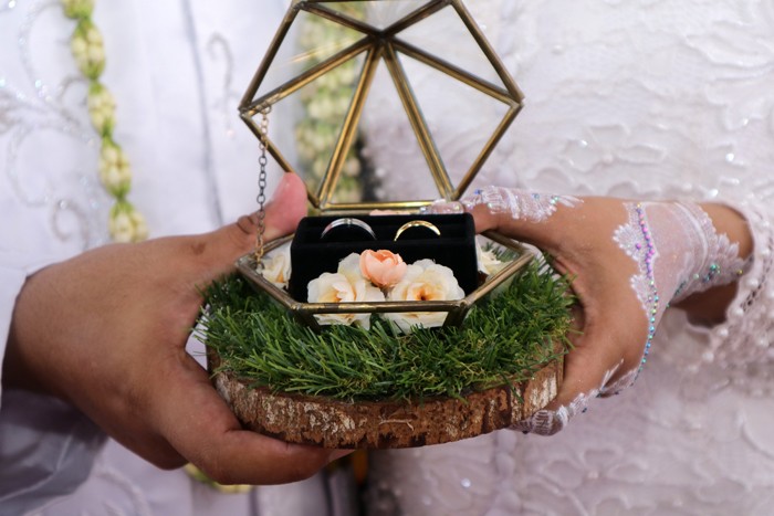 Wedding organizer (WO) dapat membantu Anda dalam merencanakan resepsi dan pesta pernikahan. Namun, memilih WO bukanlah perkara mudah.