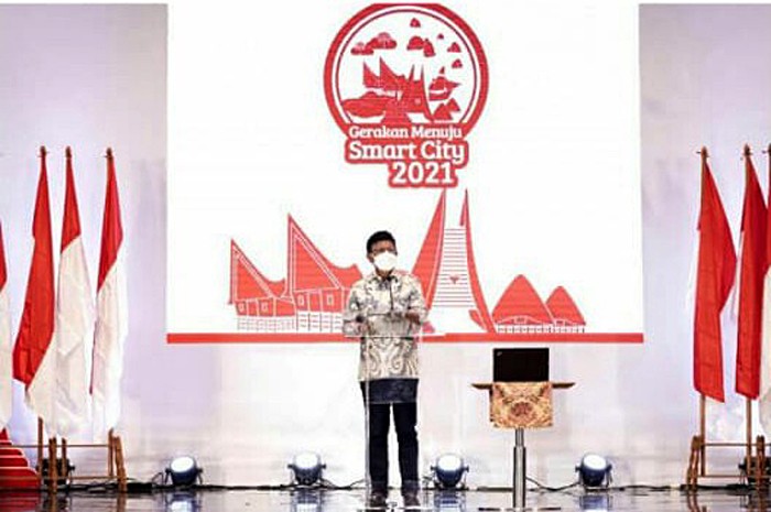 Kementerian Kominfo terus mendorong pengembangan program smart city serta pembangunan Pusat Data Nasional (government cloud).