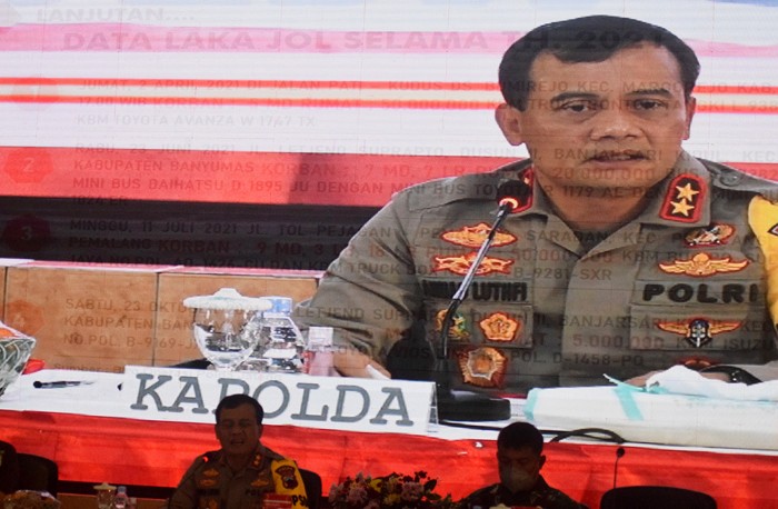 Polda Jateng sampaikan Rilis Akhir Tahun 2021 di Gedung Borobudur Mapolda Jateng, Semarang, Jawa Tengah, Jumat (31/12/2021).
