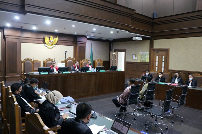 Terdakwa Direktur Pemeriksaan dan Penagihan pada Direktorat Jenderal Pajak (2016-2019) Angin Prayitno Aji dan Dadan Ramdhani menjalani sidang lanjutan.