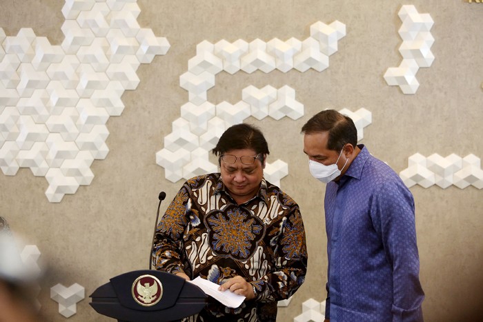 Keterangan pers terkait kebijakan pemerintah tentang harga minyak goreng di Jakarta, Rabu (5/1/2022).