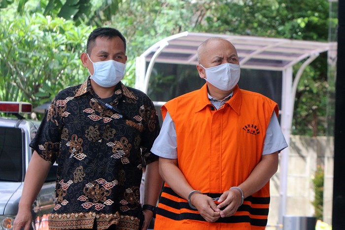 Tersangka Kepala Divisi Konstruksi VI PT Adhi Karya (Persero) Tbk, Dono Purwoko tiba di Gedung Merah Putih KPK, Jakarta, Jumat (7/1/2022).