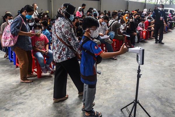 Ribuan anak mengikuti gebyar Vaksin Anak Merdeka yang diselenggarakan Polresta Palembang di Sekolah Kusuma Bangsa.