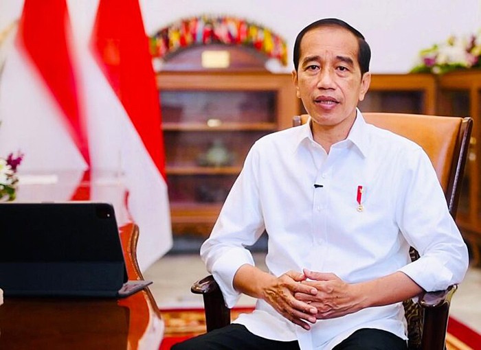 Presiden Joko Widodo resmi mengumumkan bahwa pemberian vaksin Covid-19 dosis ketiga (booster) akan dimulai pada 12 Januari 2022.