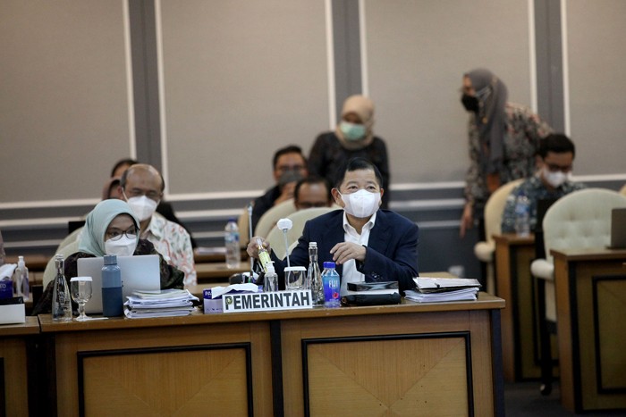 Rapat panitia kerja dengan Panitia Khusus Rancangan Undang-Undang Ibu Kota Negara (RUU IKN) di Kompleks Parlemen, Jakarta, Kamis (13/1/2022).