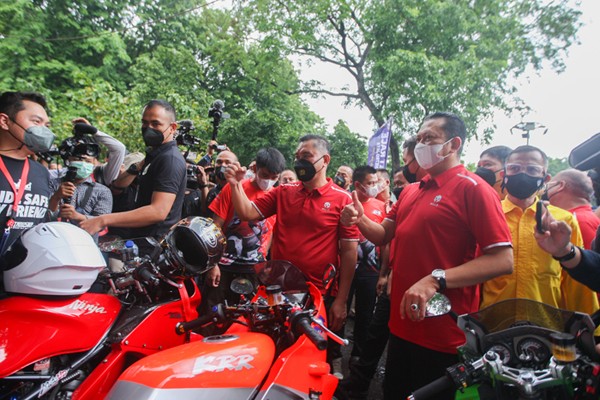 treet Race Polda Metro Jaya di Jalan Inspeksi Kali Ancol, Jakarta Utara, Minggu (16/1/2022).