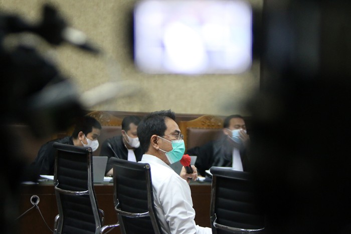 Terdakwa Mantan Wakil ketua DPR RI Azis Syamsuddin menjalani sidang di Pengadilan Tipikor, Jakarta, Senin (17/1/2022).