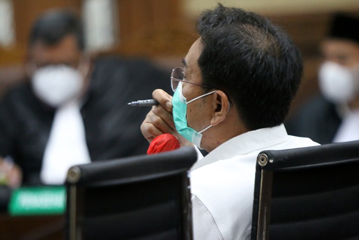Terdakwa Mantan Wakil ketua DPR RI Azis Syamsuddin menjalani sidang di Pengadilan Tipikor, Jakarta, Senin (17/1/2022).