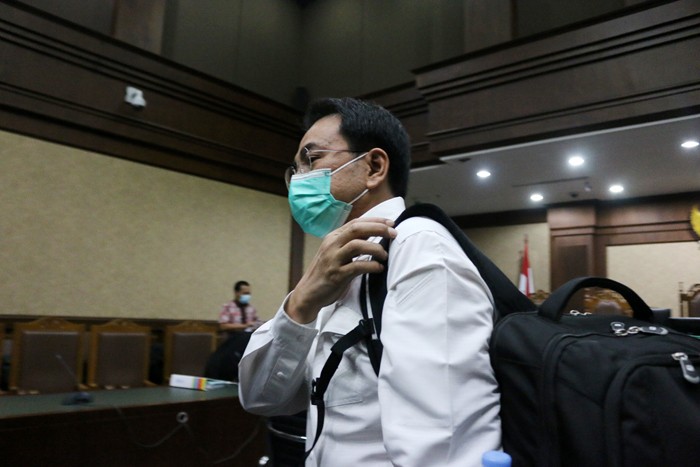 Terdakwa Mantan Wakil ketua DPR RI Azis Syamsuddin menjalani sidang di Pengadilan Tipikor, Jakarta, Senin (17/1/2022).