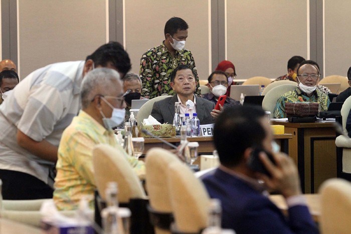 Rapat kerja dengan Panitia Khusus Rancangan Undang-Undang Ibu Kota Negara (RUU IKN) di Kompleks Parlemen, Senayan, Jakarta, Senin (17/1/2021).