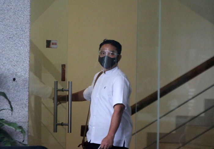Mantan Direktur Jenderal Keuangan Daerah Kementerian Dalam Negeri, Ardian Noervianto usai menjalani pemeriksaan di Gedung Merah Putih KPK.