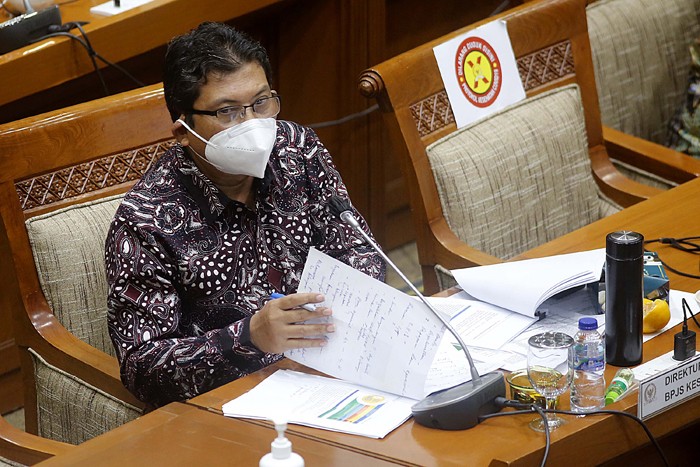 Direktur Utama BPJS Kesehatan Ali Ghufron Mukti mengikuti rapat dengar pendapat dengan Komisi IX DPR di Kompleks Parlemen.