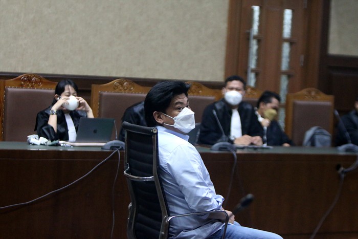 Terdakwa Presiden Komisaris PT Trada Alam Sejahtera, Heru Hidayat menjalani sidang putusan di Pengadilan Tipikor, Jakarta, Selasa (18/1/2022).
