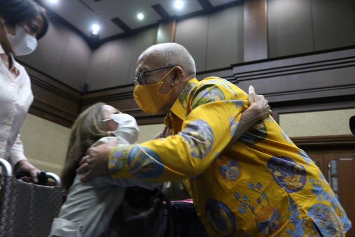 Tersangka Pemilik PT AMS, Kiagus Emil Fahmy Cornain menjalani sidang lanjutan di Pengadilan Tipikor, Jakarta, Selasa (18/1/2022).