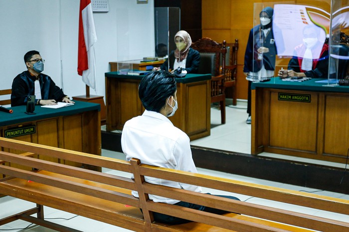 Selebgram Gaga Muhammad saat menjalani sidang putusan di Pengadilan Negeri Jakarta Timur, Rabu (19/1/2022).