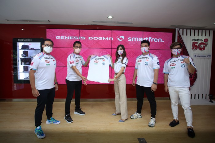 Smartfren mengumumkan menjadi sponsor utama untuk tim esports Genesis Dogma di tahun 2022.
