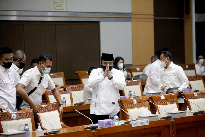 Menteri Agama Yaqut Cholil Qoumas saat memberikan penjelasan kepada Komisi VIII dalam rapat kerja di Gedung Nusantara II, Kompleks Parlemen.