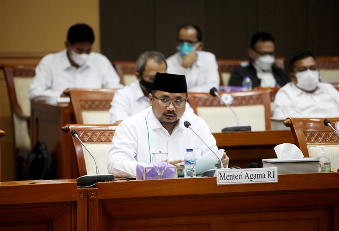 Menteri Agama Yaqut Cholil Qoumas saat memberikan penjelasan kepada Komisi VIII dalam rapat kerja di Gedung Nusantara II, Kompleks Parlemen.