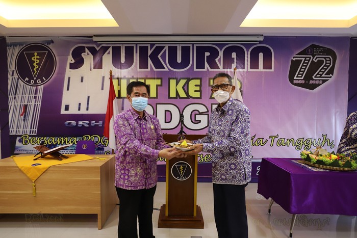 Ketua Umum PDGI Hananto Seno memberikan sambutan dalam acara syukuran HUT ke-72 Persatuan Dokter Gigi Indonesia (PDGI) di Jakarta.