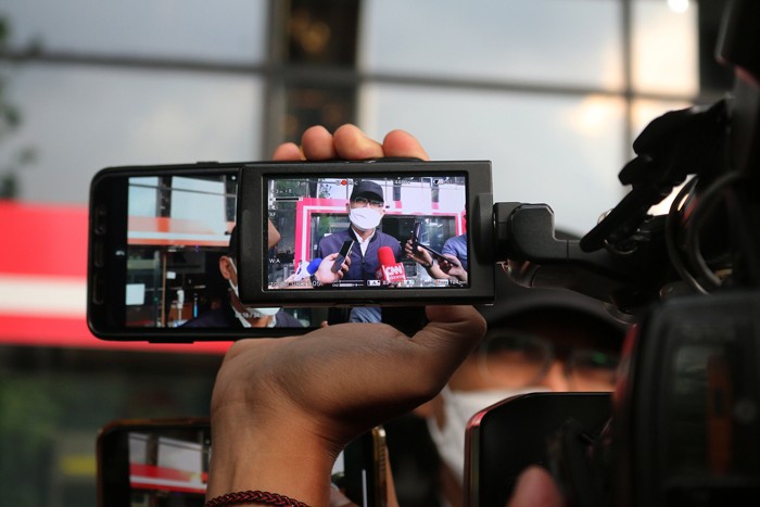 Ketua DPRD Kota Bekasi, Chairoman J. Putro usai menjalani pemeriksaan di Gedung Merah Putih KPK, Jakarta, Selasa (25/1/2022).