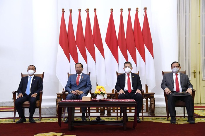 Presiden Joko Widodo secara resmi membuka pertemuan pendahuluan B20 atau B20 Inception Meeting yang digelar secara virtual dari Istana Kepresidenan Bogor.