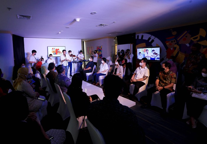 Creative Showcase yang bertajuk Thrive in the new era with Indonesia Craft di BSD City, Tangerang Selatan, Banten, Kamis (27/1/2022).