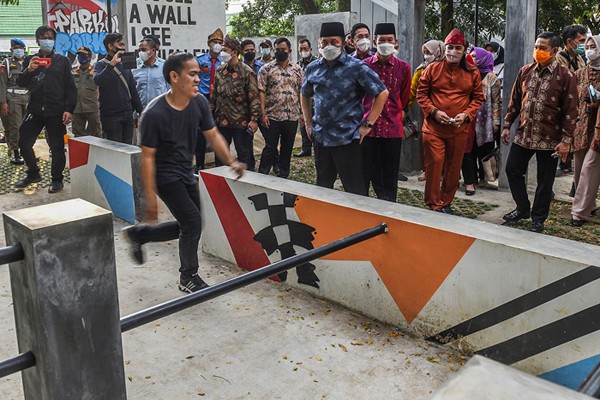 Gubernur Sumsel Herman Deru meresmikan Monumen Perjuangan Rakyat (Monpera) di Jalan Merdeka Palembang, setelah direnovasi, Sabtu (29/1/2022).