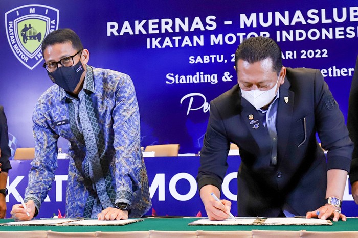 Nota Kesepahaman tentang Pengembangan Pariwisata dan Ekonomi Kreatif Melalui Kegiatan Olahraga dan Mobilitas Otomotif Indonesia.
