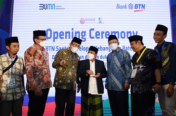 Peresmian pembukaan BTN Santri Developer Kebangsaan di Pondok Pesantren Khas Kempek, Cirebon, Jawa Barat, Sabtu (29/1/2022).