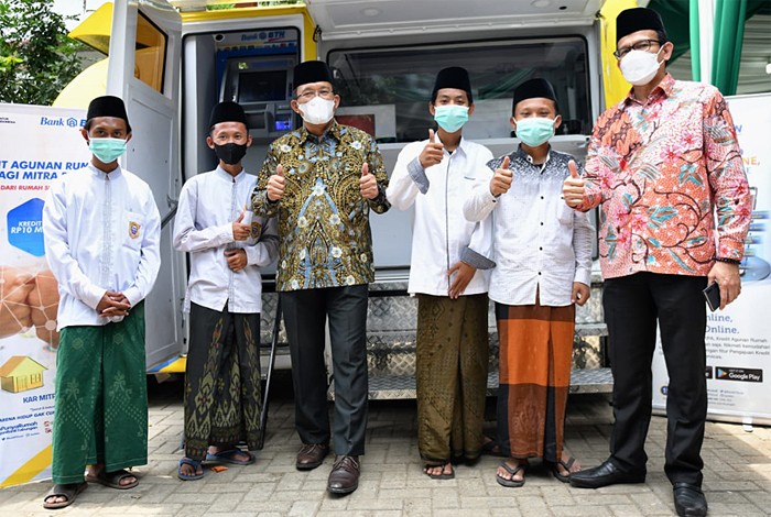 Peresmian pembukaan BTN Santri Developer Kebangsaan di Pondok Pesantren Khas Kempek, Cirebon, Jawa Barat, Sabtu (29/1/2022).
