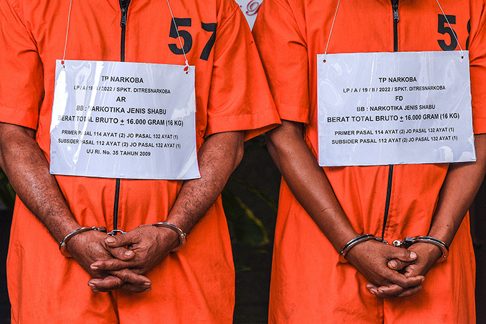Sebanyak 16 Kg Sabu asal Aceh berhasil digagalkan Direktorat Reserse Narkoba Polda Sumsel dari dua tersangka yang membawanya mengunakan mobil pick up.