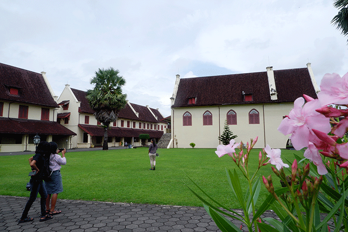 Kawasan bangunan bersejarah Benteng Rotterdam, Makassar, Minggu (6/2/2022).