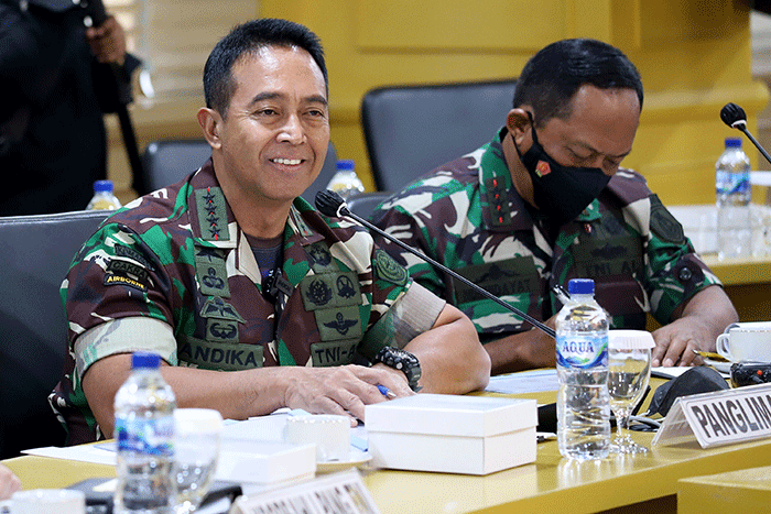 Panglima TNI Jenderal TNI Andika Perkasa mengikuti Rapat Kerja dengan DPD di gedung DPD, Jakarta, Selasa (8/2/2022).