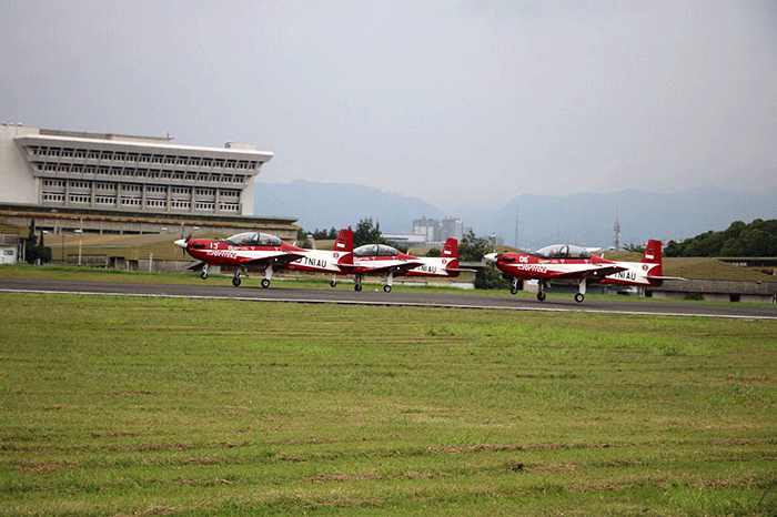 Tim aerobatik TNI AU Jupiter Aerobaric Team (JAT), memulai perjalanan ke ajang internasional Singapore Air Show (SAS) 2022.