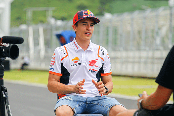 Potret Marc Marquez usai interview bersama tim Repsol Honda di Sirkuit Mandalika, Lombok Tengah, NTB, Kamis (10/2/2022).