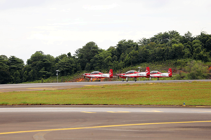Menjelang tampil sebagai duta bangsa pada ajang internasional Singapore Air Show (SAS) 2022, Jupiter Aerobatic Team (JAT) mulai menjalani sesi latihan.