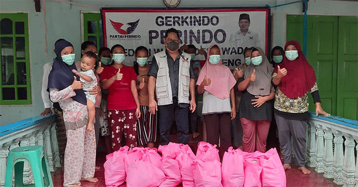 Partai Persatuan Indonesia melalui Organisasi Sayap Gerkindo mengunjungi Desa Wadas, Purworejo, Jawa Tengah, dan membagikan bantuan kepada warga.