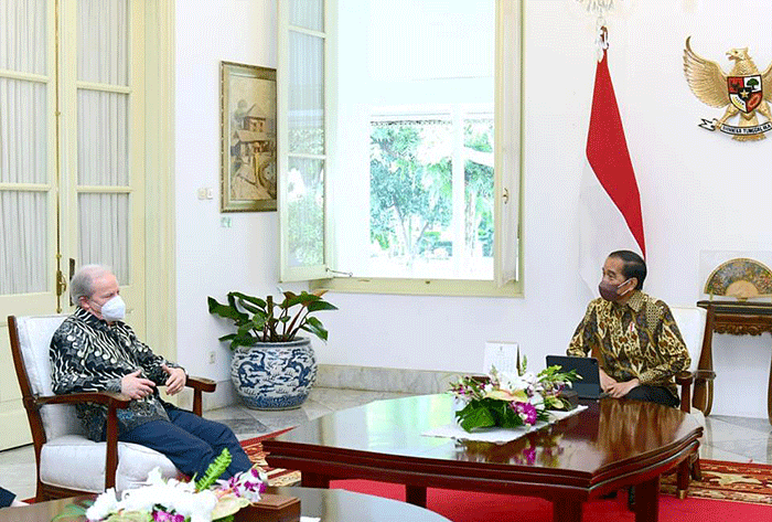 Presiden Joko Widodo menerima sejumlah pimpinan Bank Dunia di Istana Merdeka, Jakarta, Rabu (16/2/2022).