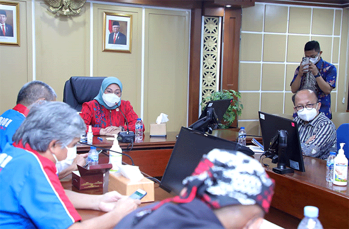 Menteri Ketenagakerjaan Ida Fauziyah, kembali melakukan dialog dengan sejumlah pimpinan serikat pekerja/serikat buruh.