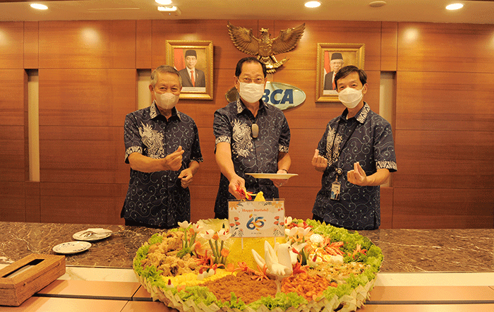 Perayaan HUT BCA ke-65 di Jakarta, Senin (21/2/2022).