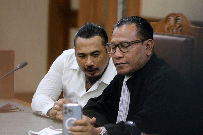 Terdakwa Musisi I Gede Aryatisna alias Jerinx SID menjalani sidang di Pengadilan Negeri Jakarta Pusat, Kamis (24/2/2022).