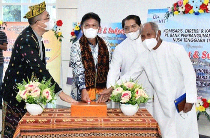 Menteri Komunikasi dan Informatika Johnny G. Plate mendorong kelahiran talenta digital di Nusa Tenggara Timur.