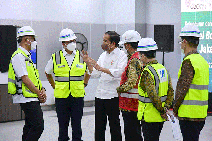 Presiden Joko Widodo mendorong keberlanjutan penyediaan transportasi yang modern, nyaman, dan terintegrasi khususnya di DKI Jakarta.