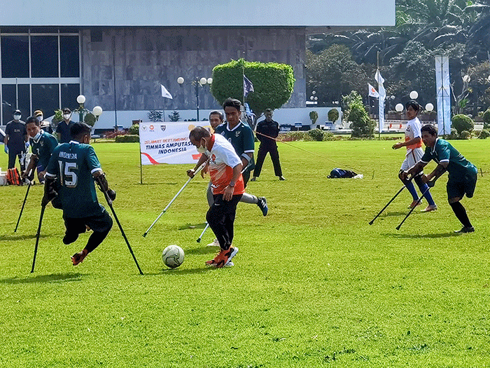 Pertandingan persahabatan antara Fraksi PKS DPR RI melawan Tim Nasional Garuda Sepak Bola Amputasi Indonesia.