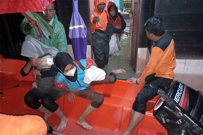 Banjir masih menggenangi wilayah Kabupaten Aceh Timur, Provinsi Aceh.