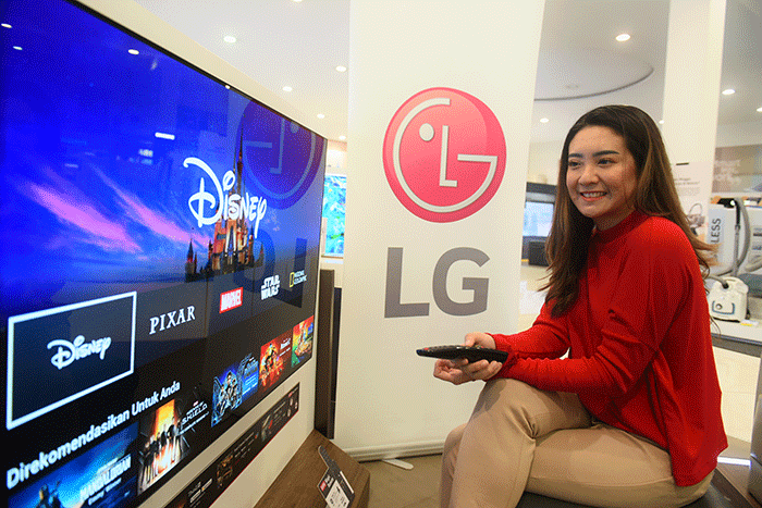 Perusahaan elektronik asal Korea Selatan ini baru saja mengumumkan resminya ketersediaan Disney+ Hotstar di berbagai jajaran smart TV-nya. 