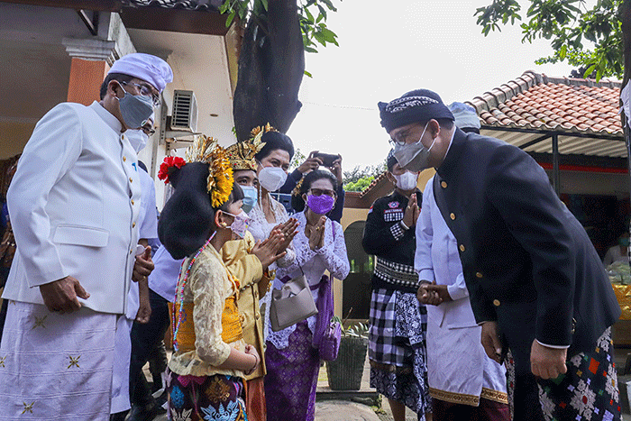 Gubernur DKI Jakarta Anies Baswedan menghadiri Tawur Agung di Pura Aditya Jaya, Rawamangun, Jakarta Timur, Rabu (2/3/2022).