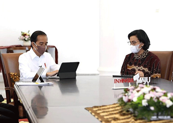 Presiden Joko Widodo melaporkan Surat Pemberitahuan (SPT) Tahunan Pajak Penghasilan (PPh) melalui aplikasi daring e-filing di Istana Kepresidenan Bogor.