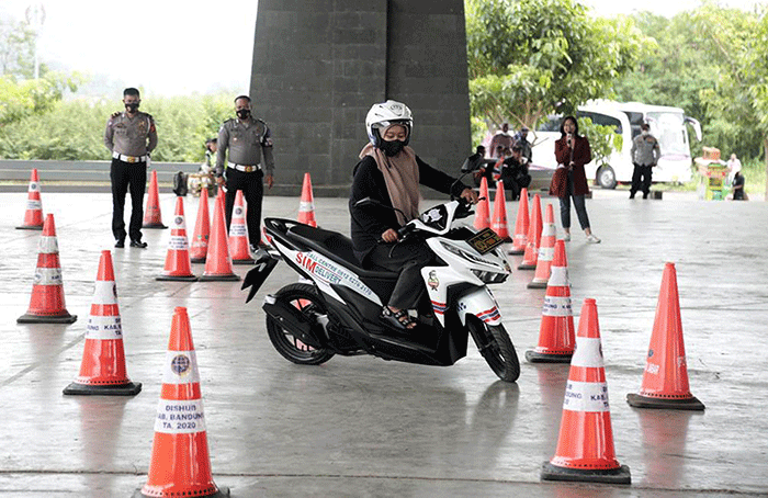 Selain menggelar pelatihan Safety Driving, pada kesempatan ini pula, PT MUM juga melaksanakan rekrutmen massal khusus wilayah Jawa Barat.