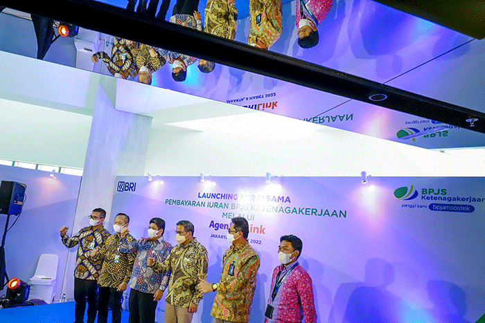 Launching kerja sama pembayaran iuran BPJS Ketenagakerjaan melalui Agen BRILink di Jakarta, Selasa (8/3/2022).
